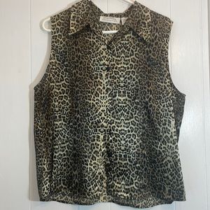 Sleeveless leopard print blouse